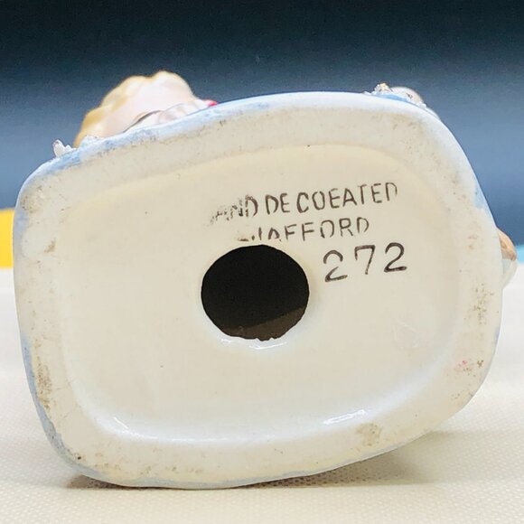 Vintage SHAFFORD Porcelain Musician Angel Figurine, Mid Century Kitsch Christmas - Picture 9 of 11